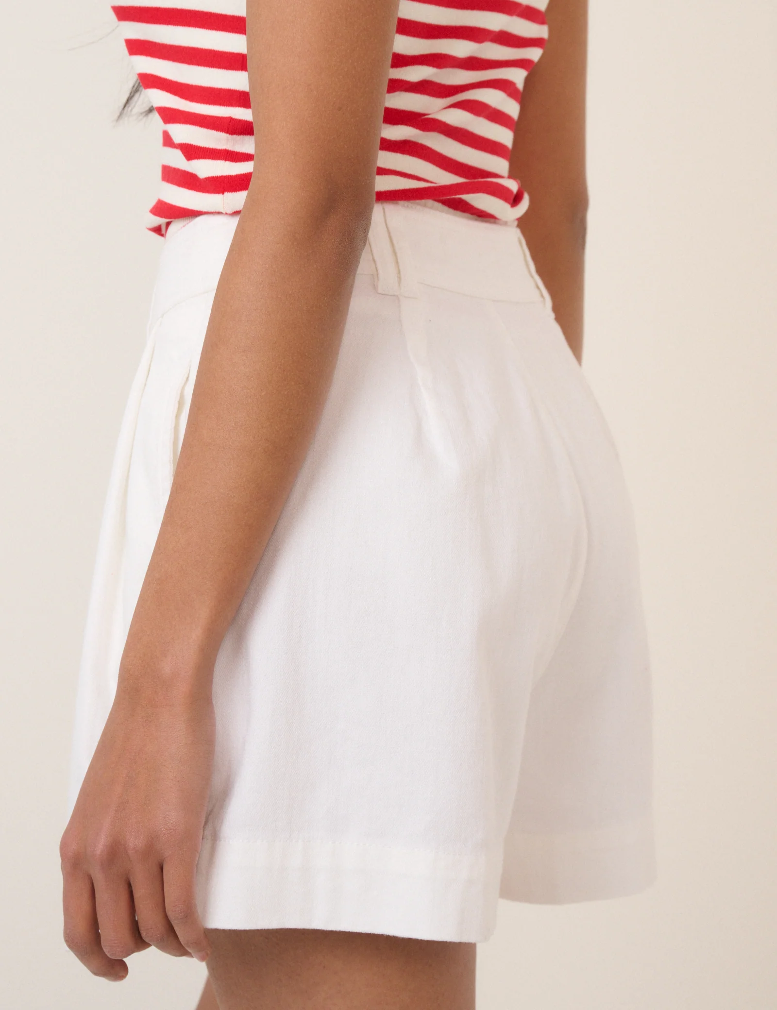 White Pleated High Waisted Shorts - Image 5