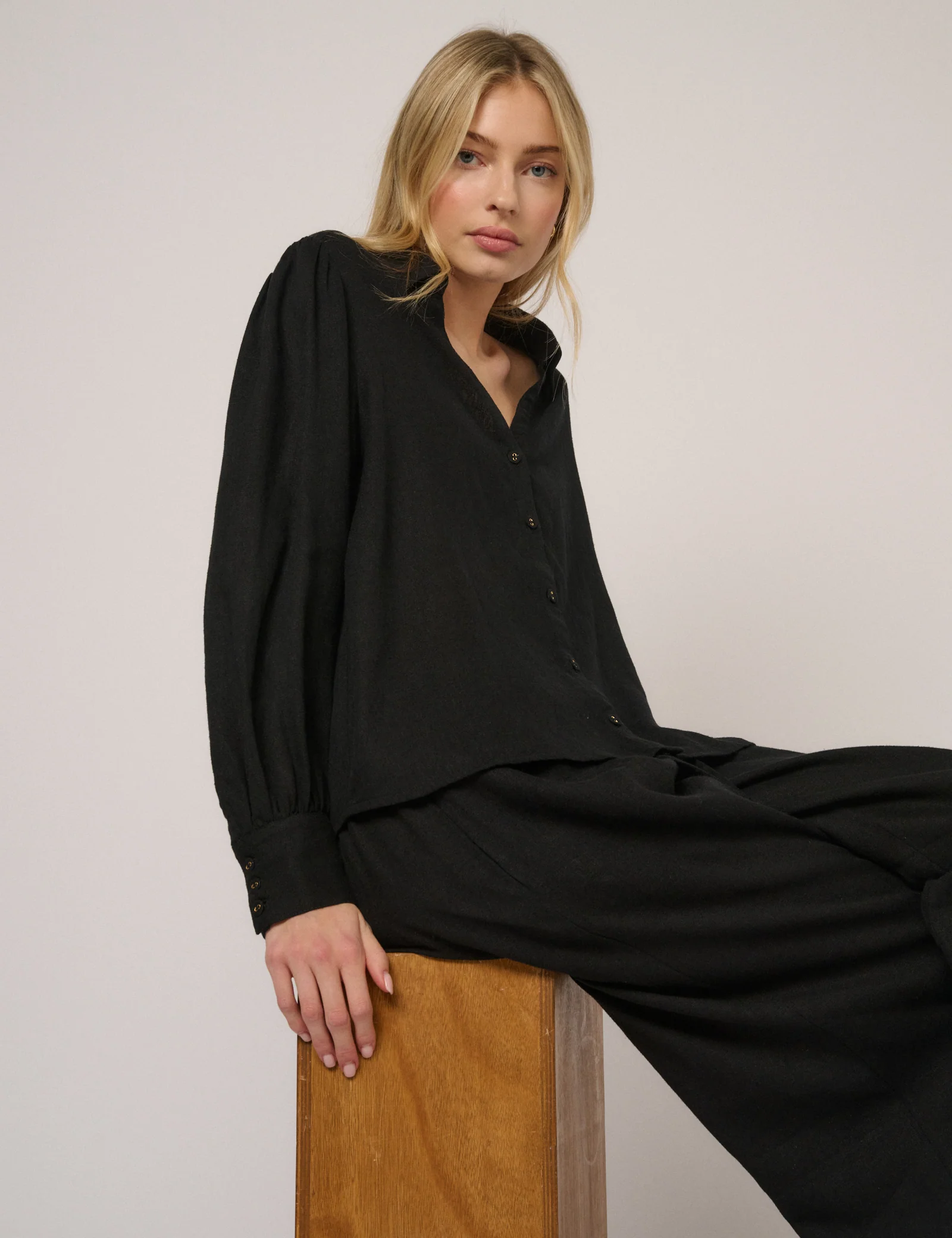 Black Linen-Blend Blouse - Image 5