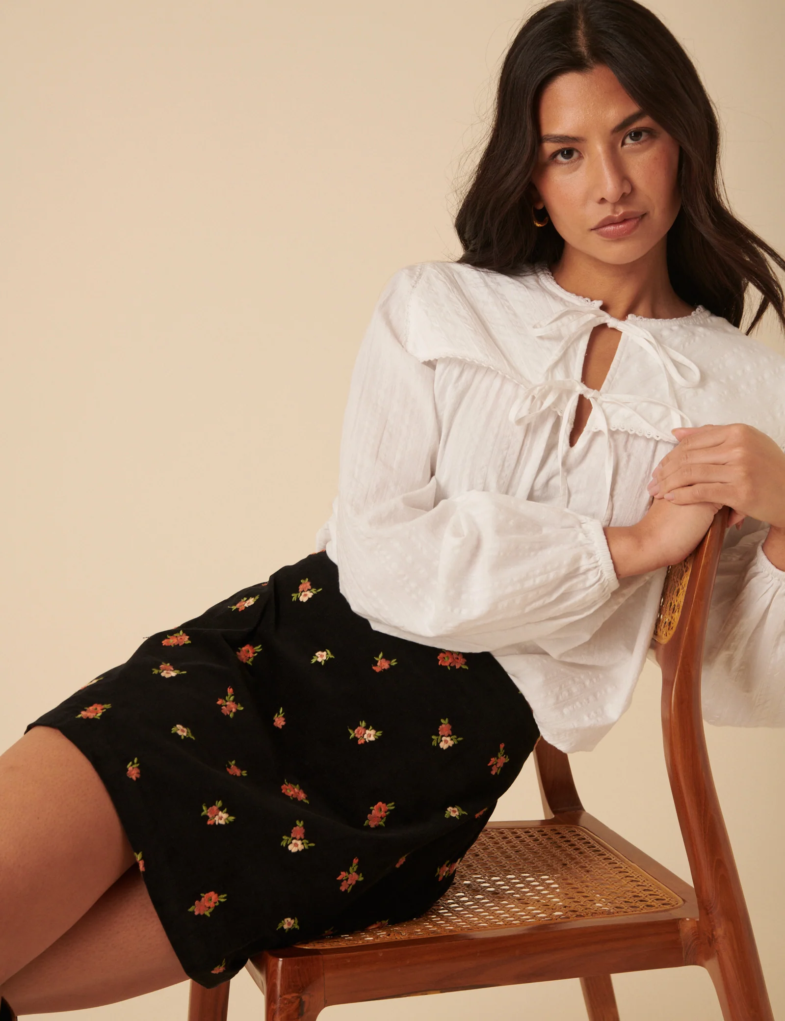 Black Cord Floral Embroidered Mini Skirt - Image 4