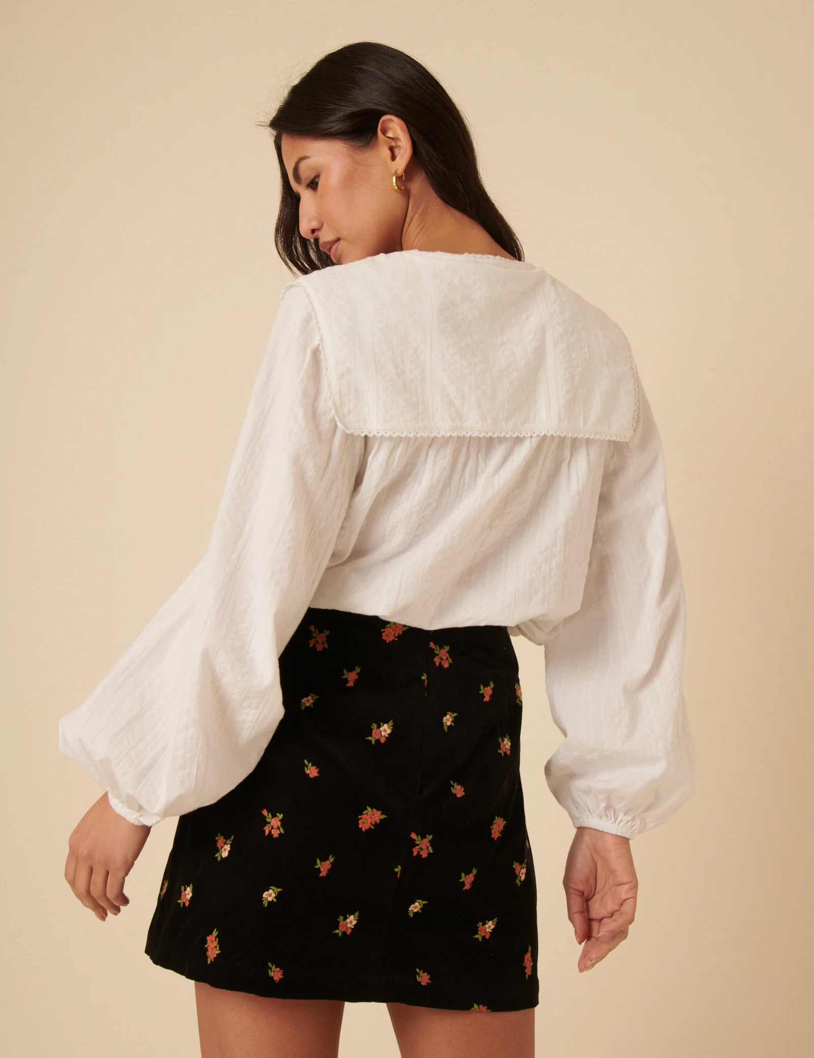 Black Cord Floral Embroidered Mini Skirt - Image 5