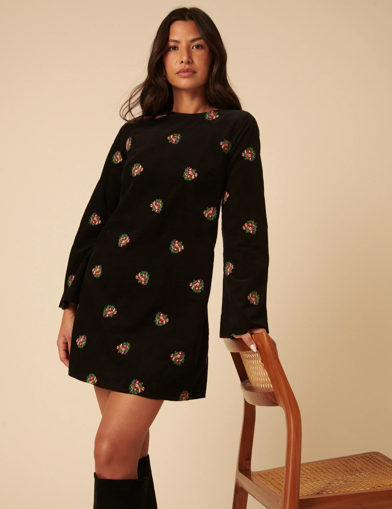 Black Floral Embroidered Saravejo Cord Mini Dess - Image 3