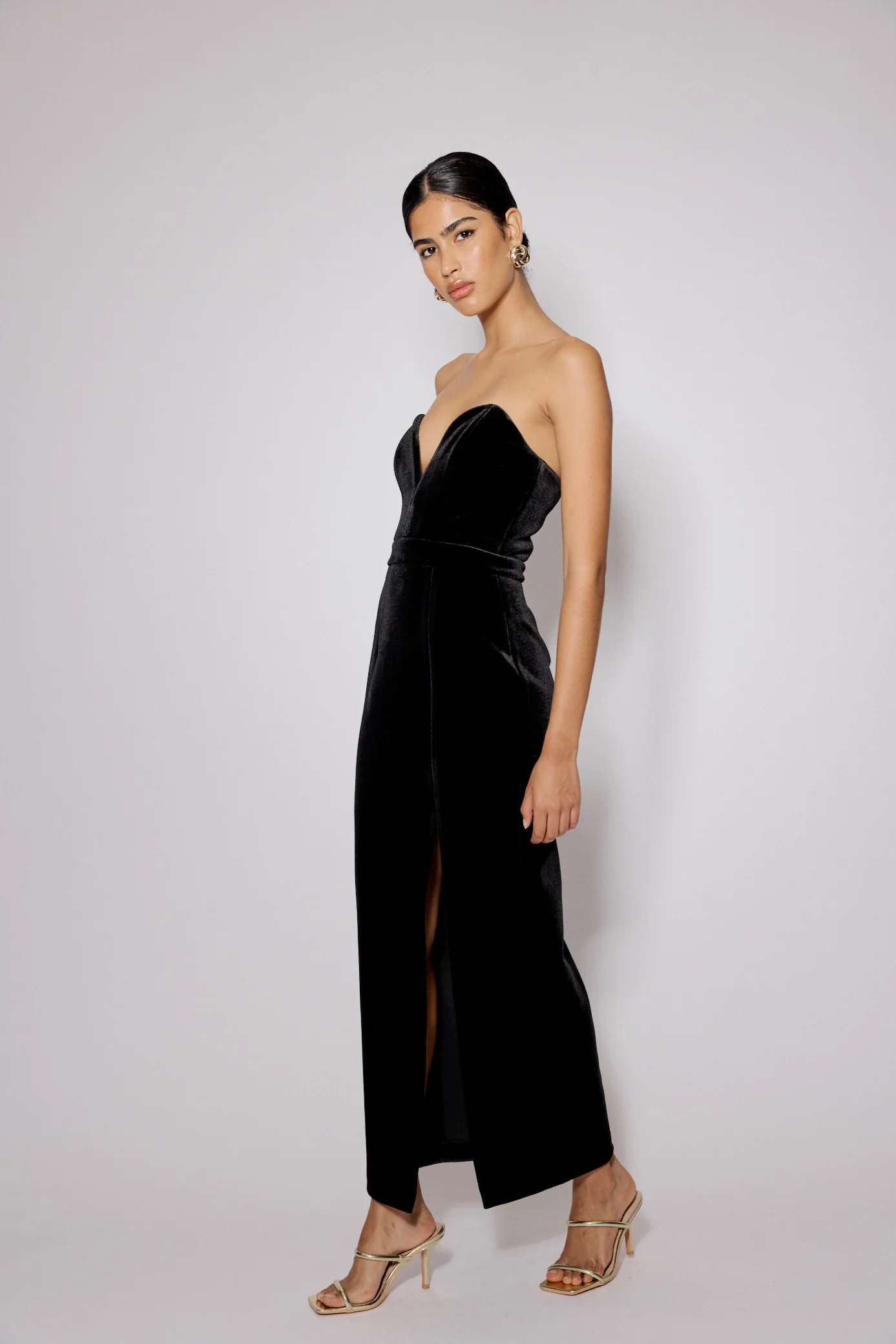 Black Sweetheart Bandeau Velvet Nola Midi Dress - Image 4