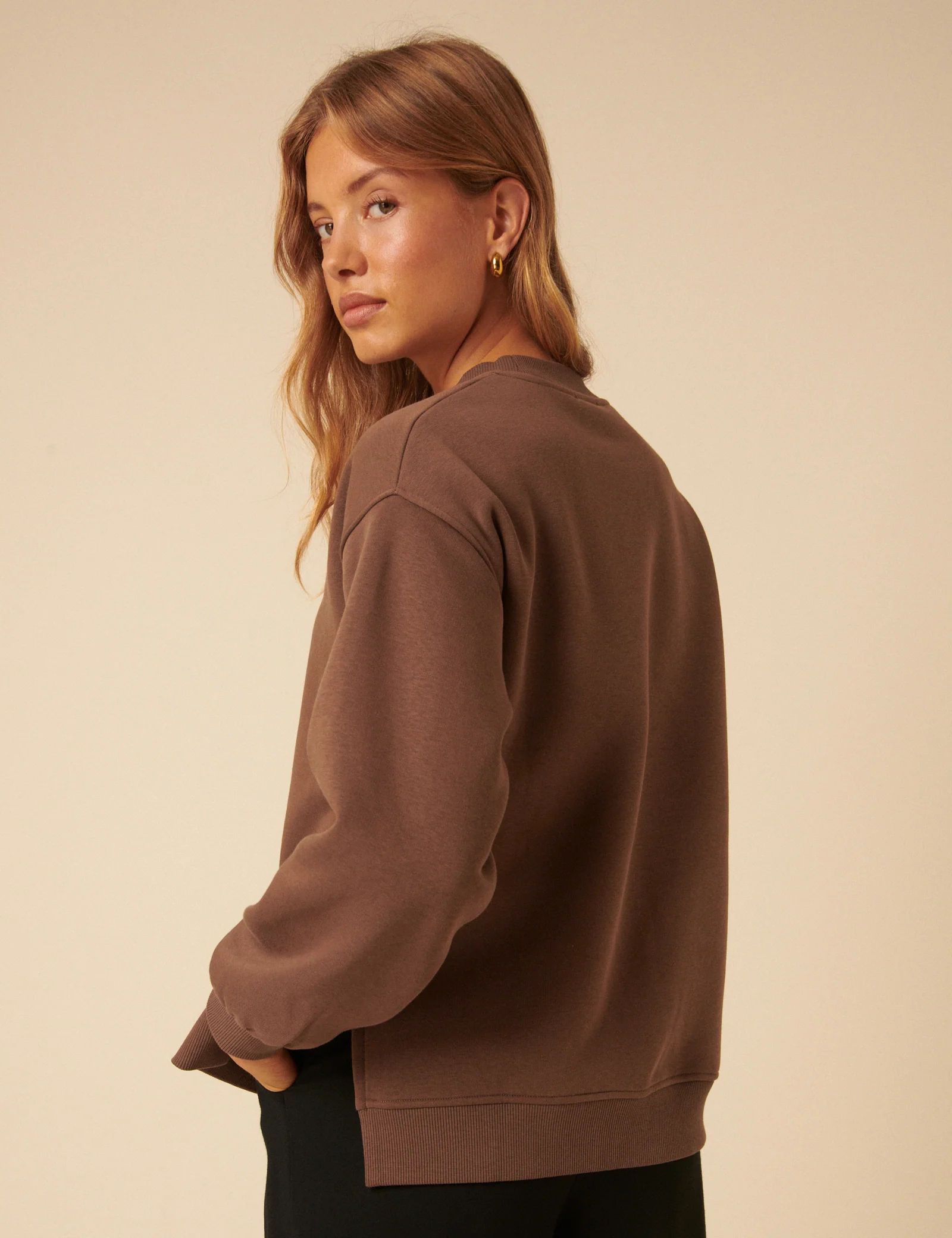 Brown Bow Embroidered Sweatshirt - Image 5