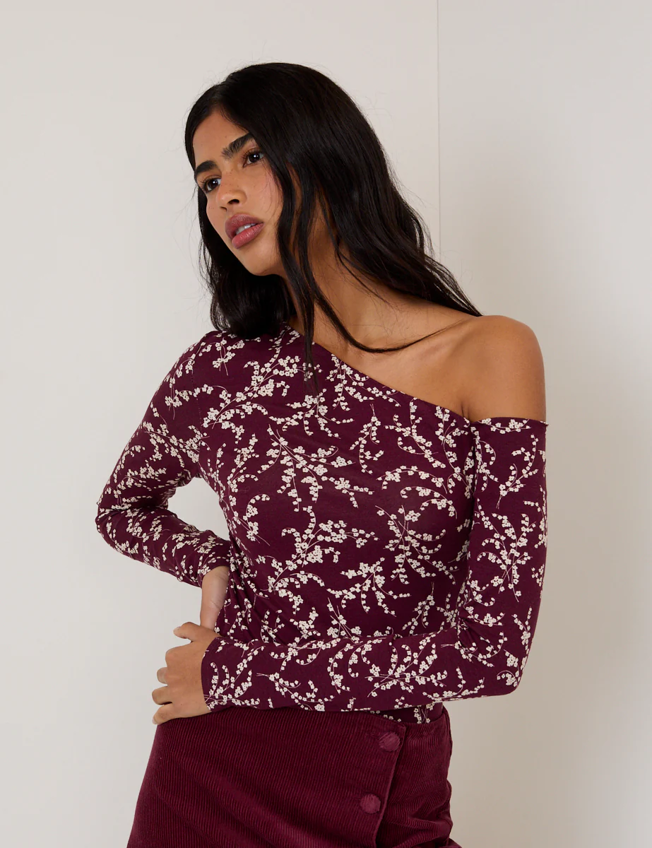 Burgundy One Shoulder Floral Top - Image 4