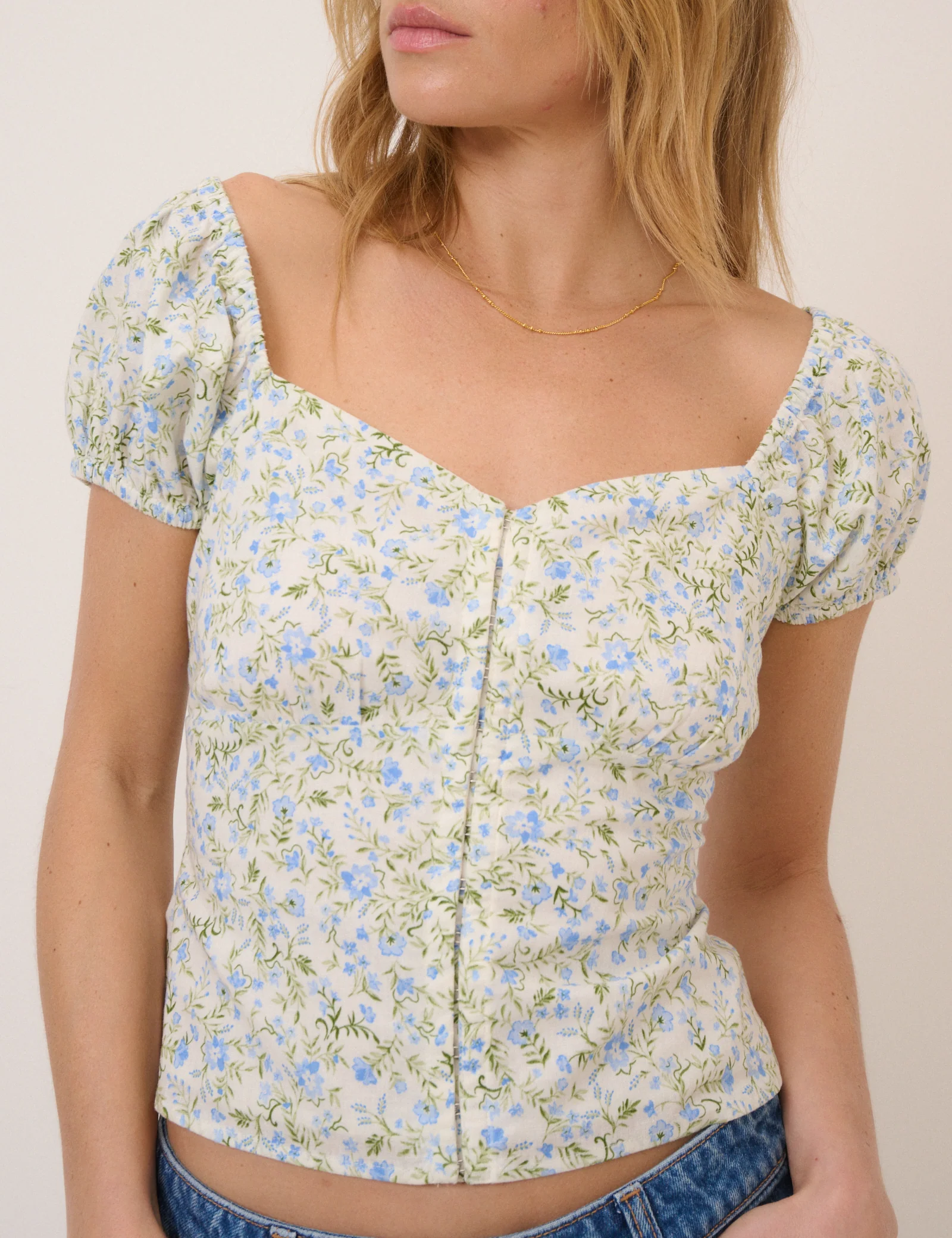 White Floral Sweerheart Neck - Image 3