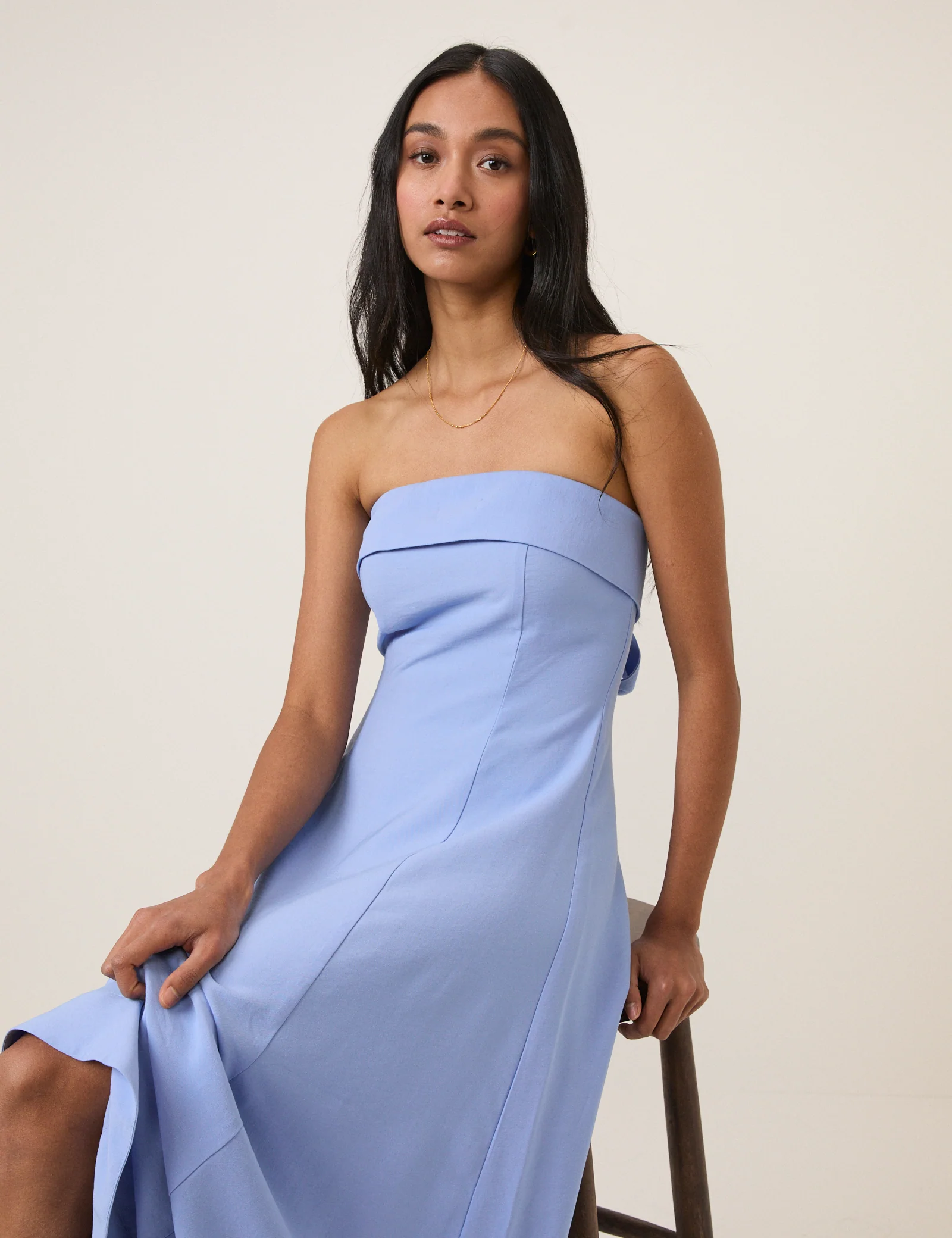 Blue Bow Back Chelsea Midi Dress - Image 4