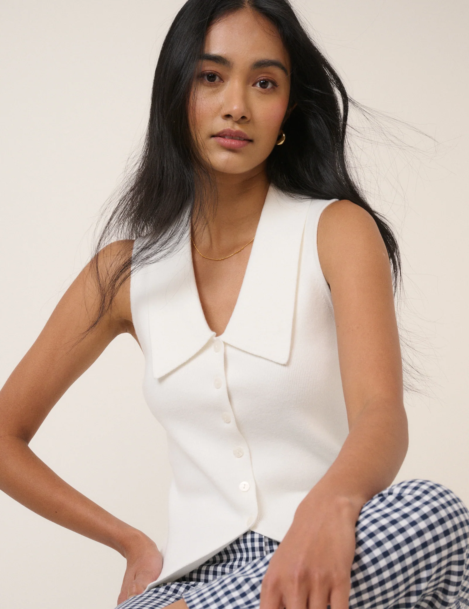 White Collared Knitted Waistcoat