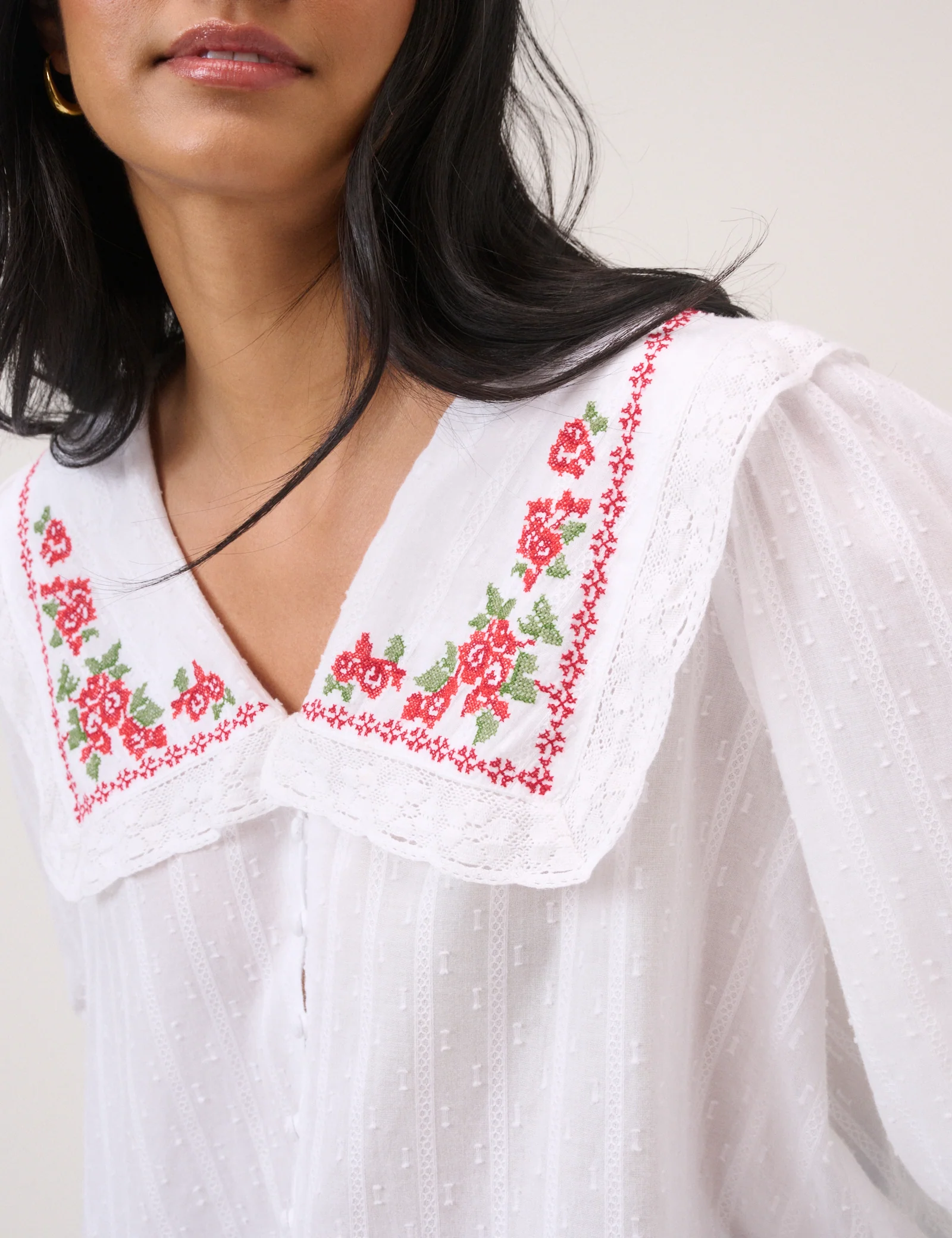 White Floral Collar Embroidered Blouse - Image 3