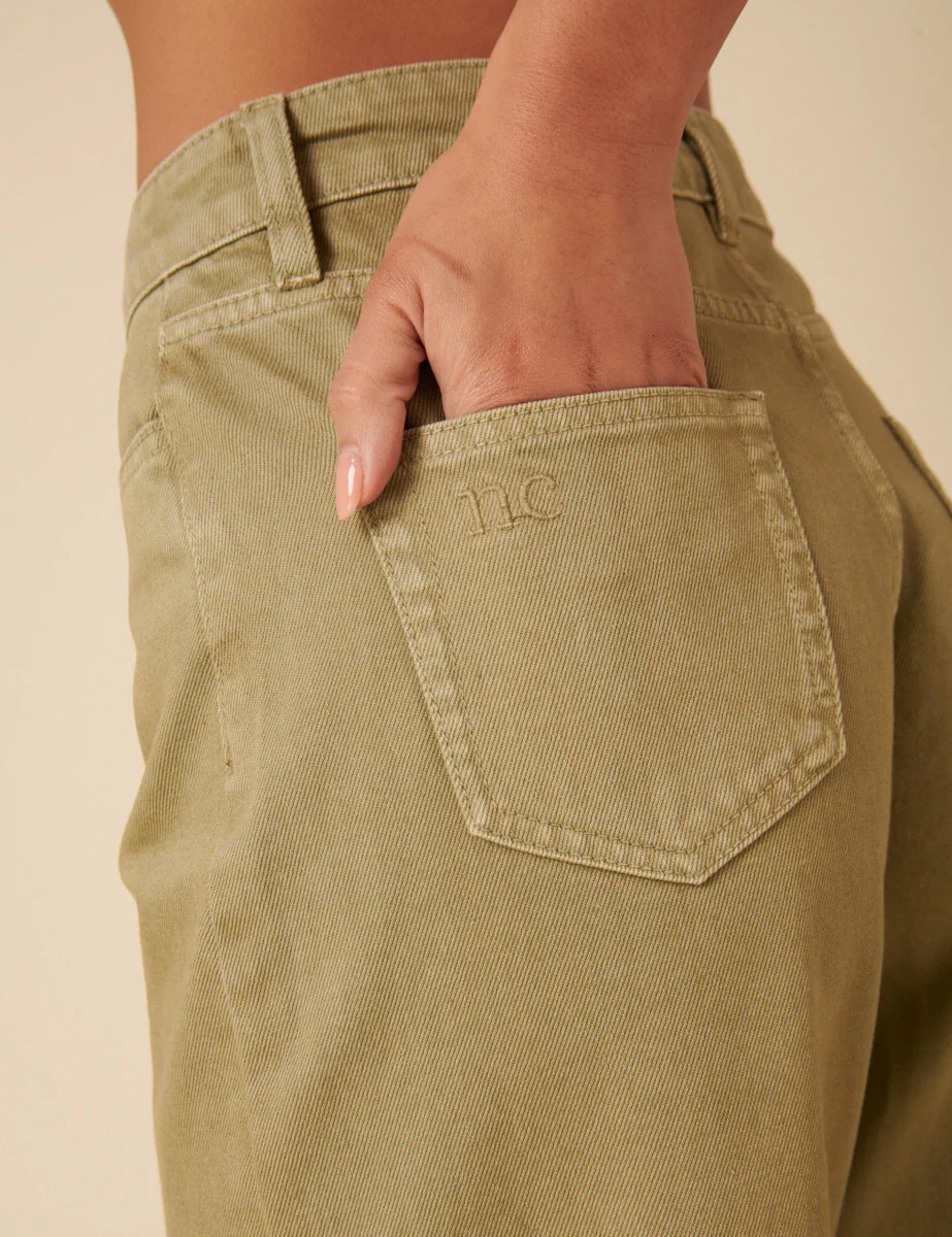 Green High Rise Barrel Leg Jeans - Image 3