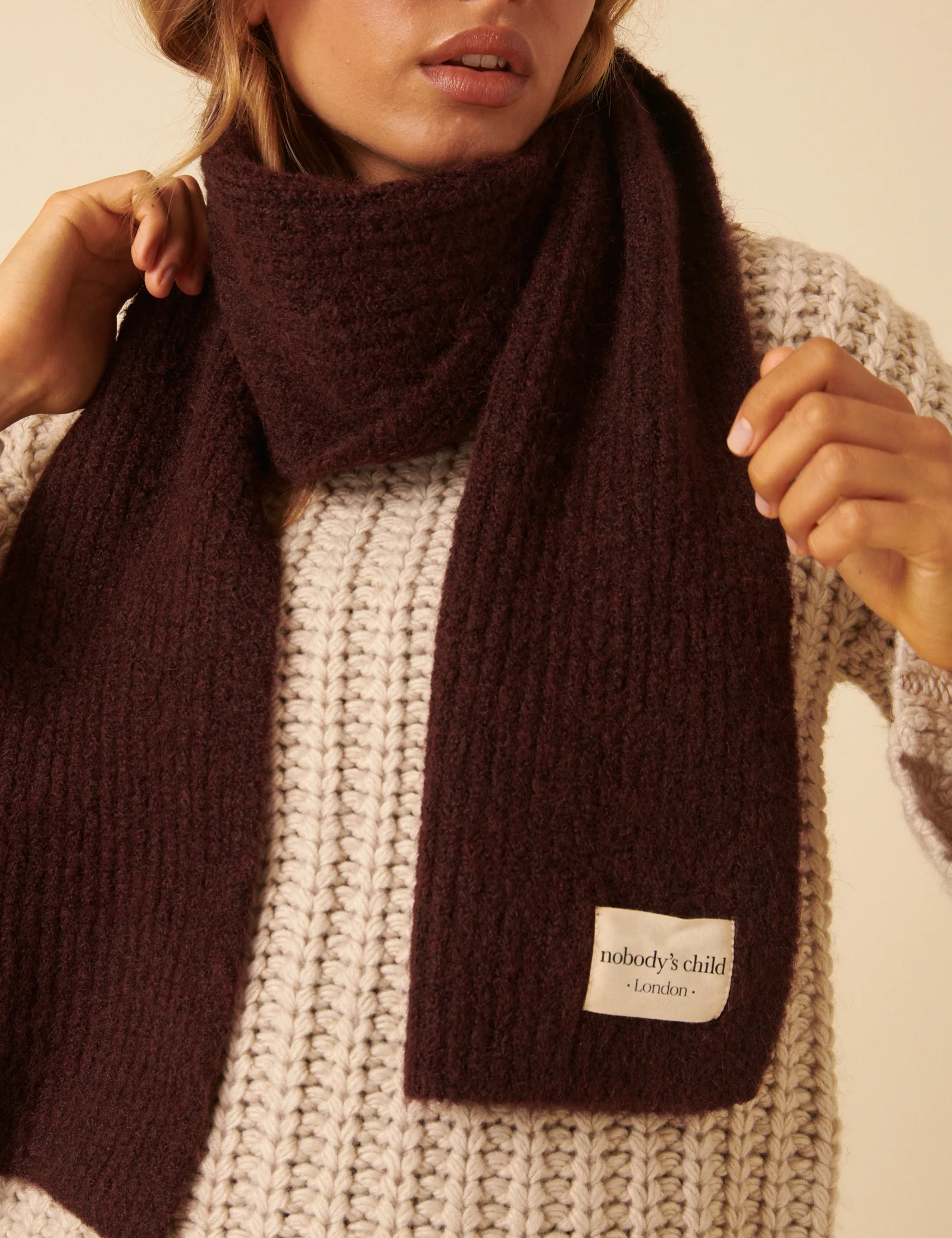 Burgundy Ribbed Scarf - Image 5
