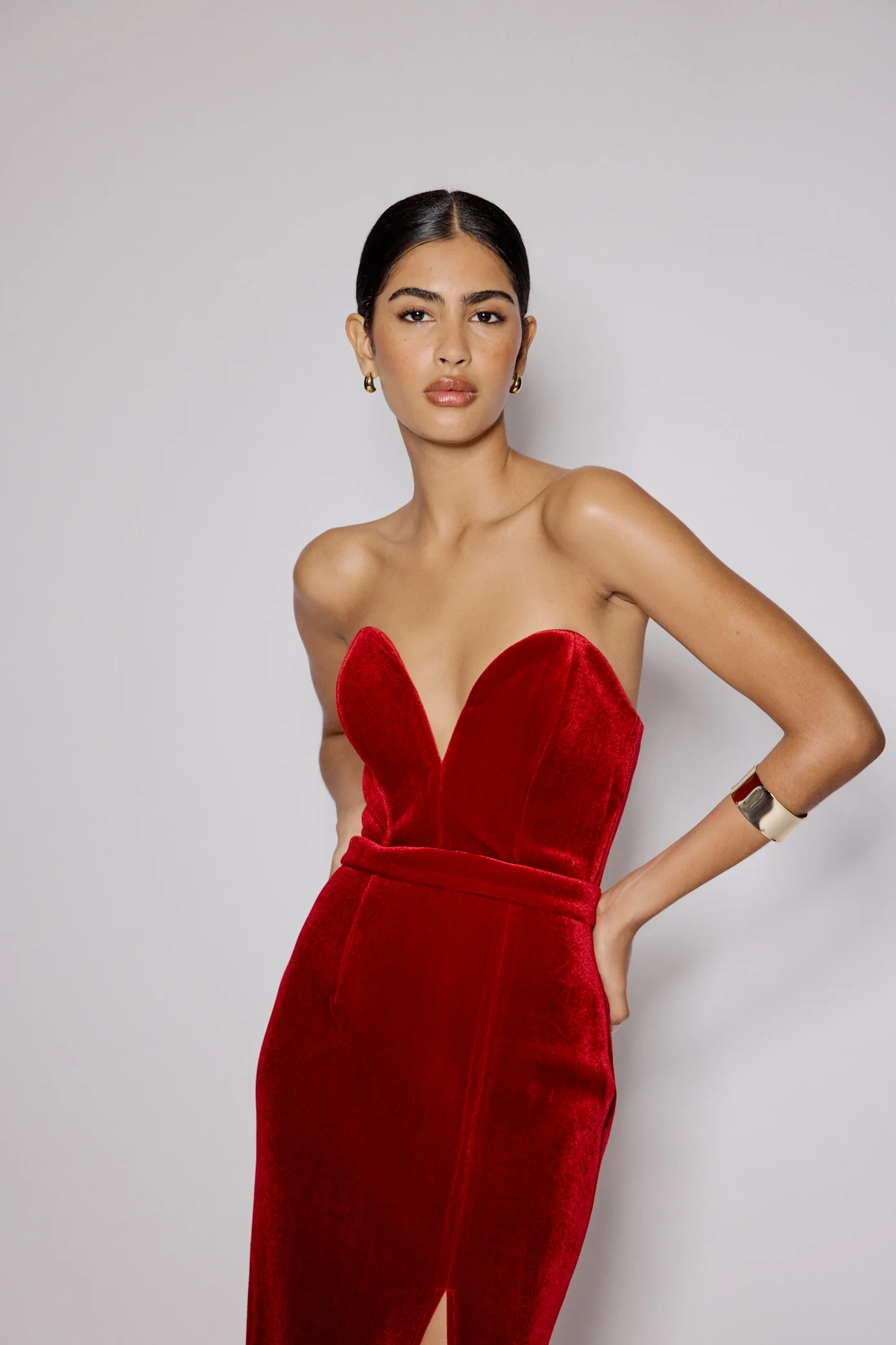 Red Sweetheart Bandeau Velvet Nola Midi Dress - Image 3