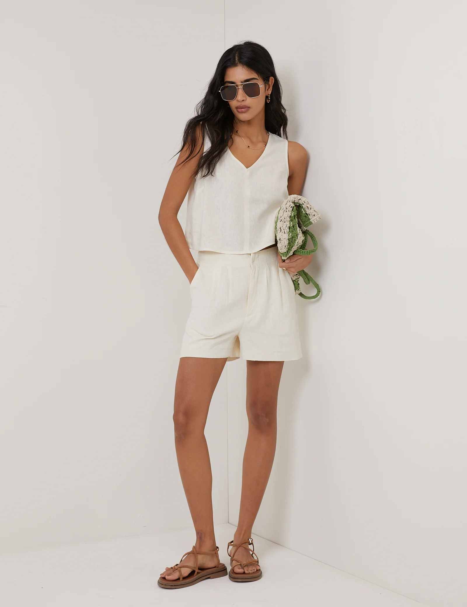 White Linen-Blend V-Neck Cropped Top - Image 3