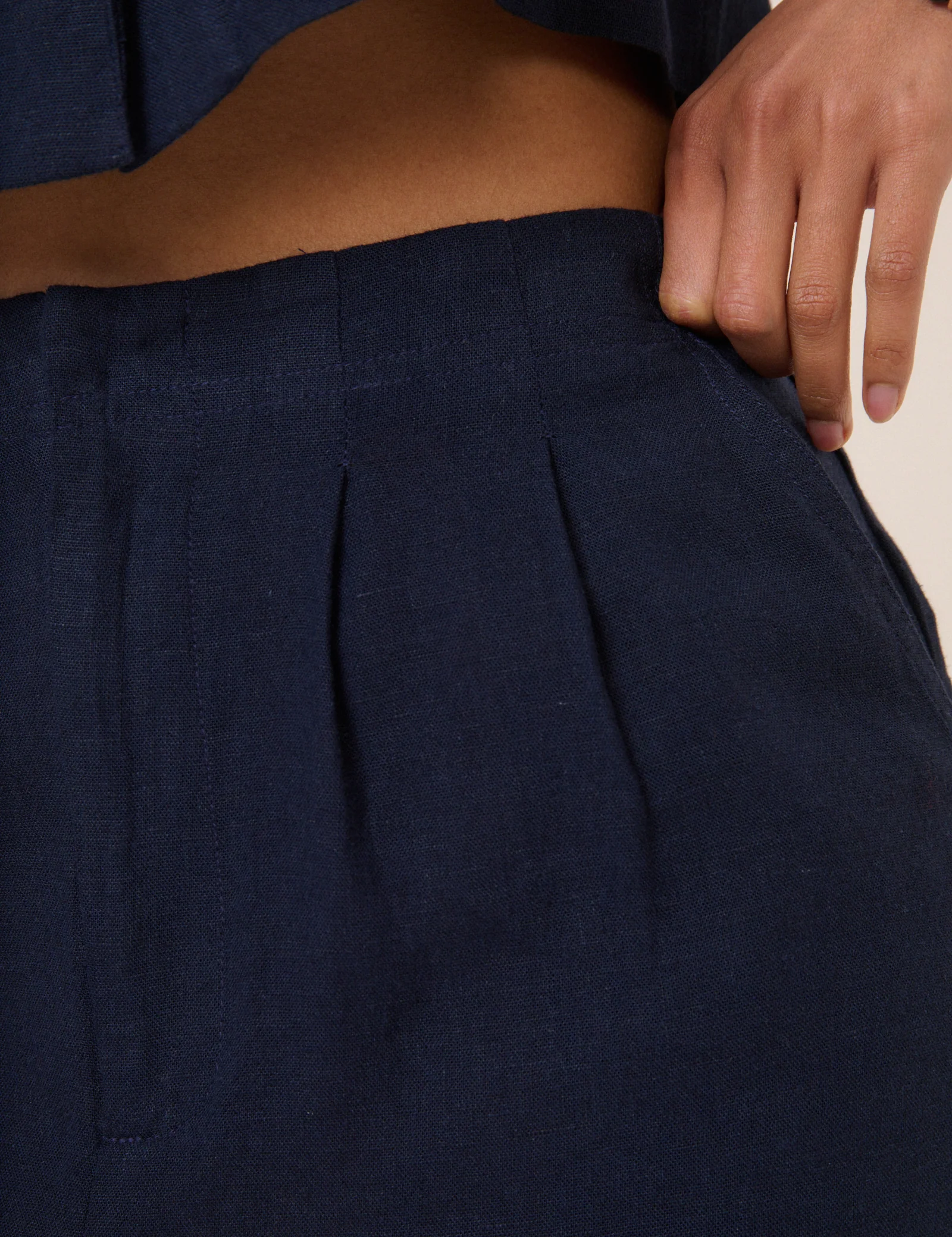 Navy Linen-Blend Shorts - Image 3