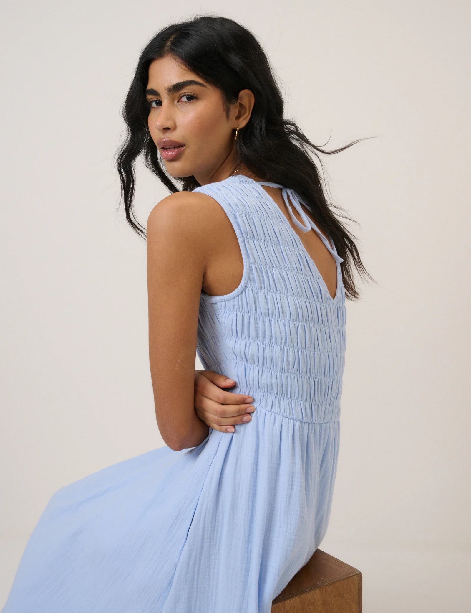 Blue Ruched Sleeveless Audrey Midi Dress - Image 3