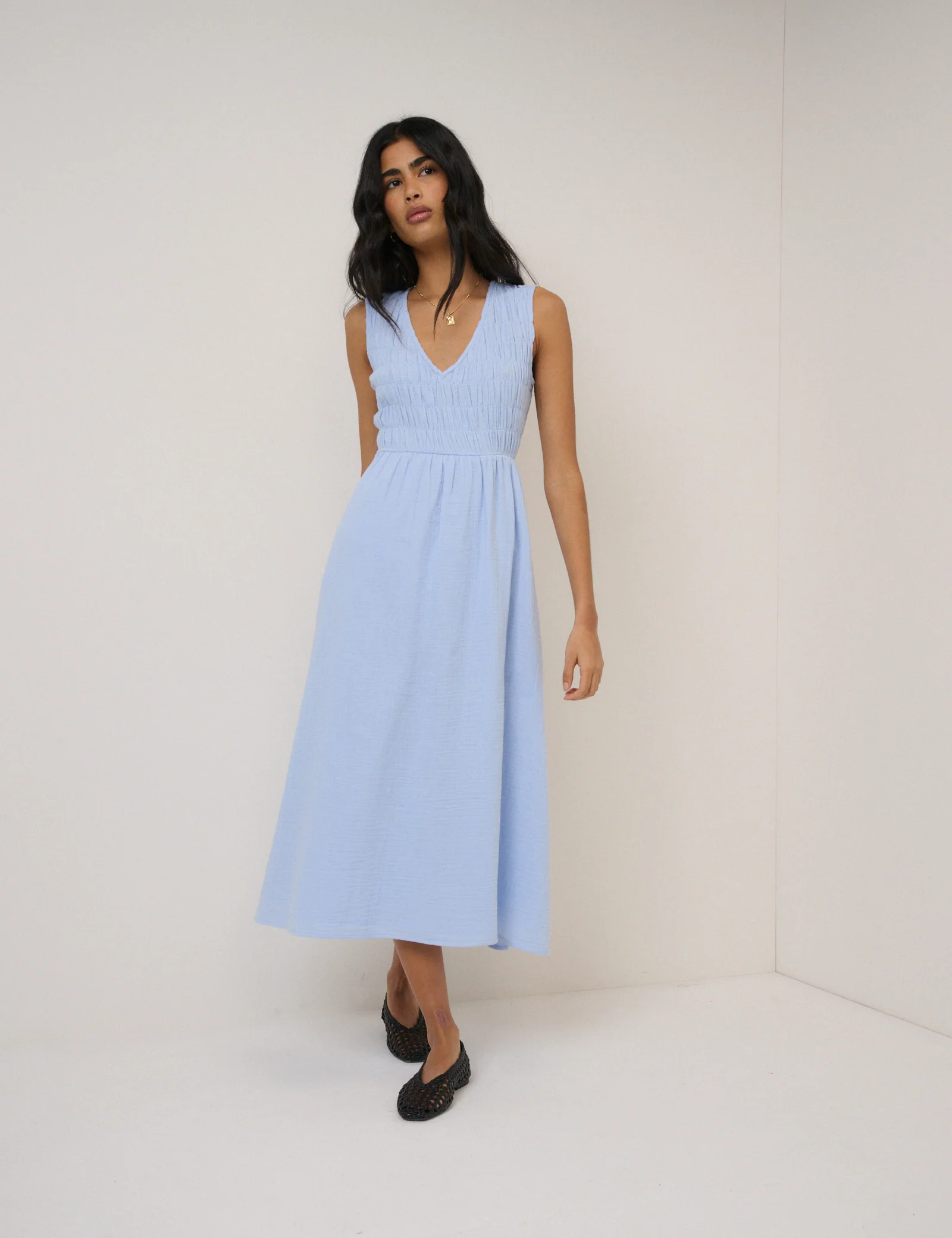 Blue Ruched Sleeveless Audrey Midi Dress - Image 4