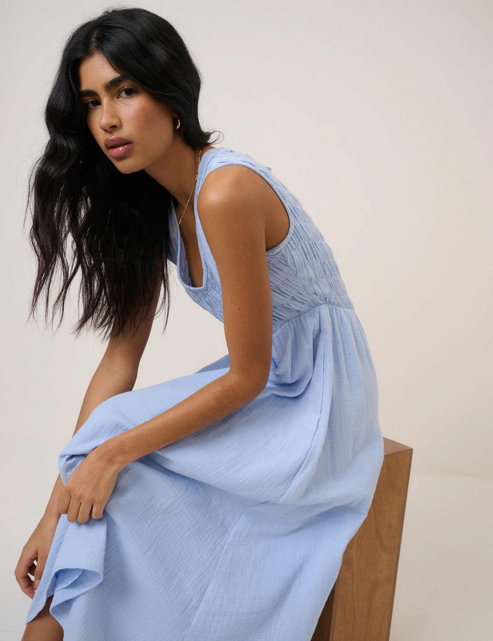Blue Ruched Sleeveless Audrey Midi Dress - Image 5