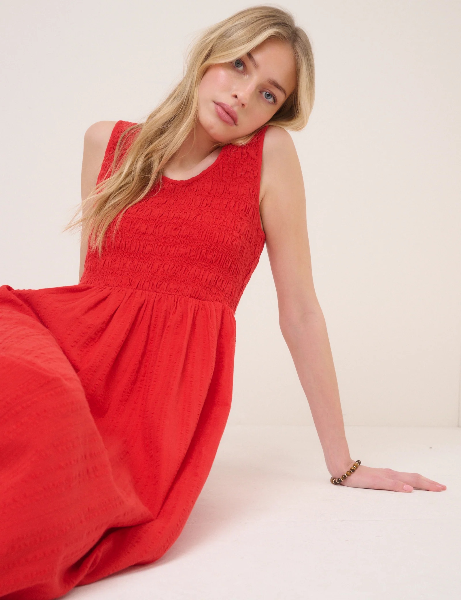 Red Shirred Sleeveless Kinsley Midi Dress - Image 3
