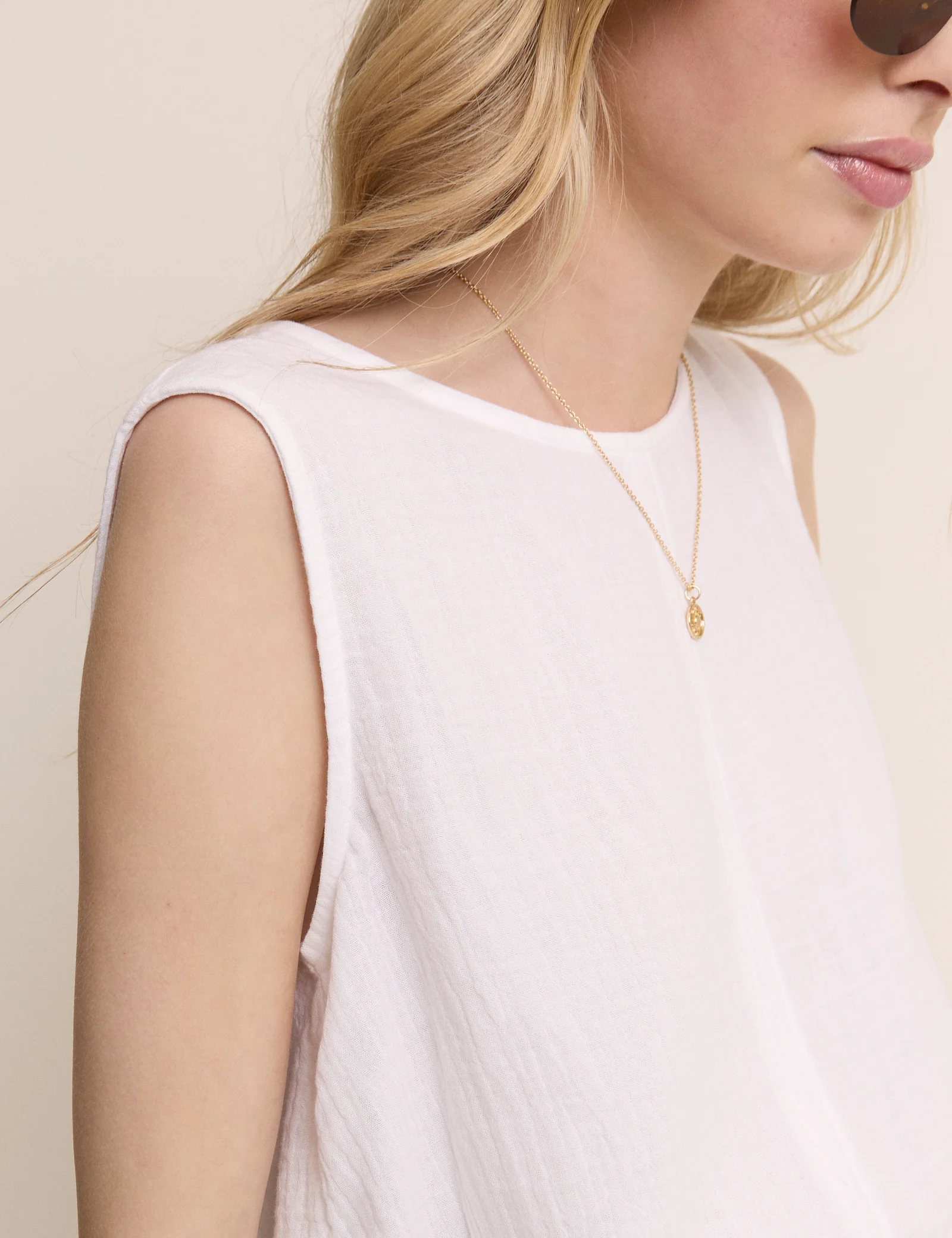 White Stirling Swing Top - Image 3