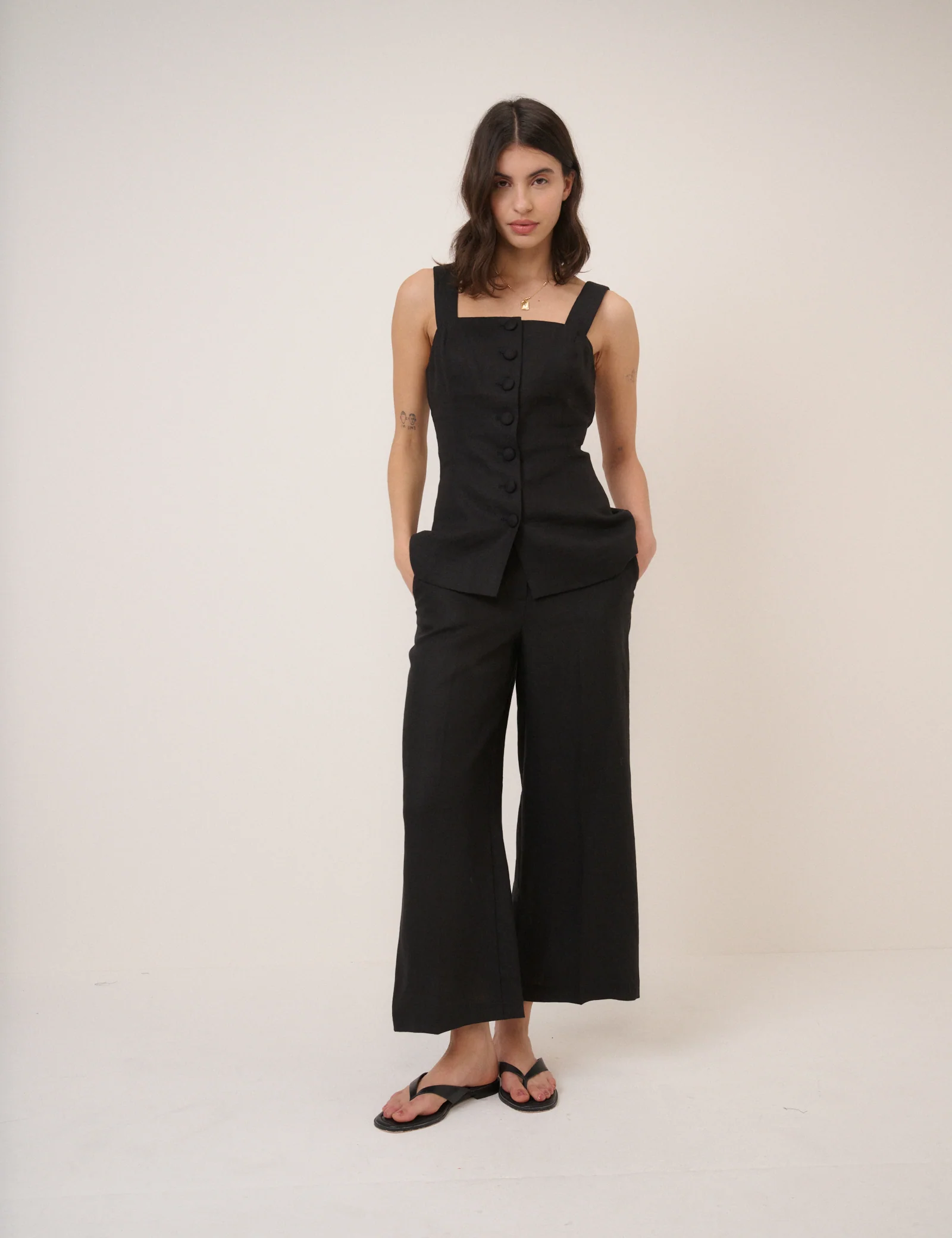 Black Strappy Linen-Blend Waistcoat - Image 3