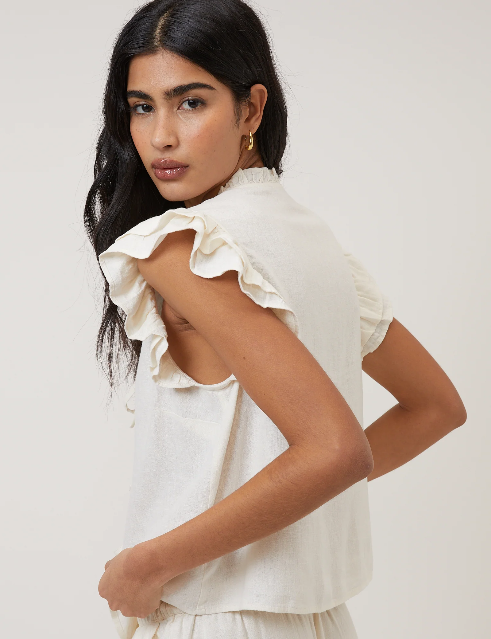 White Linen-Blend Ruffle Tie Front Top - Image 4