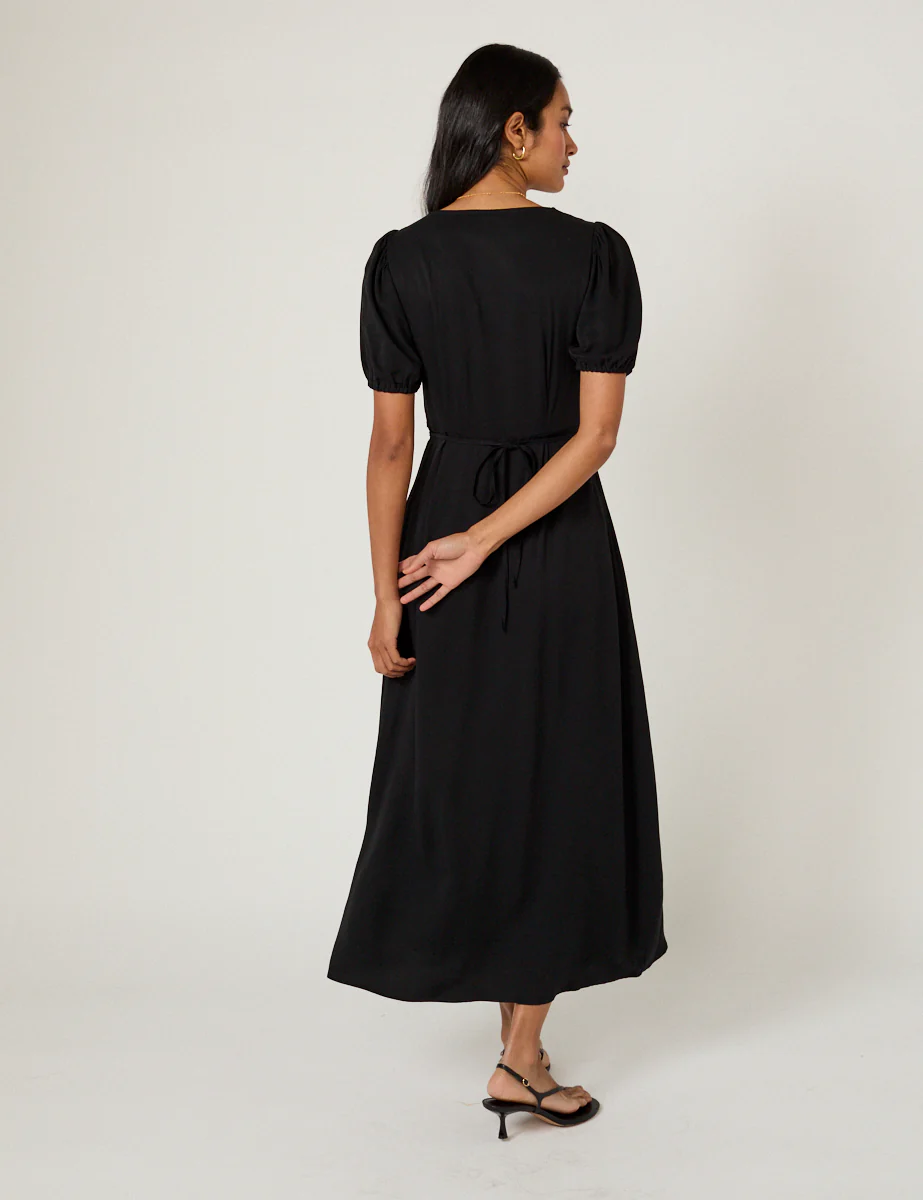 Black Sweetheart Neck Tyla Midi Dress - Image 5