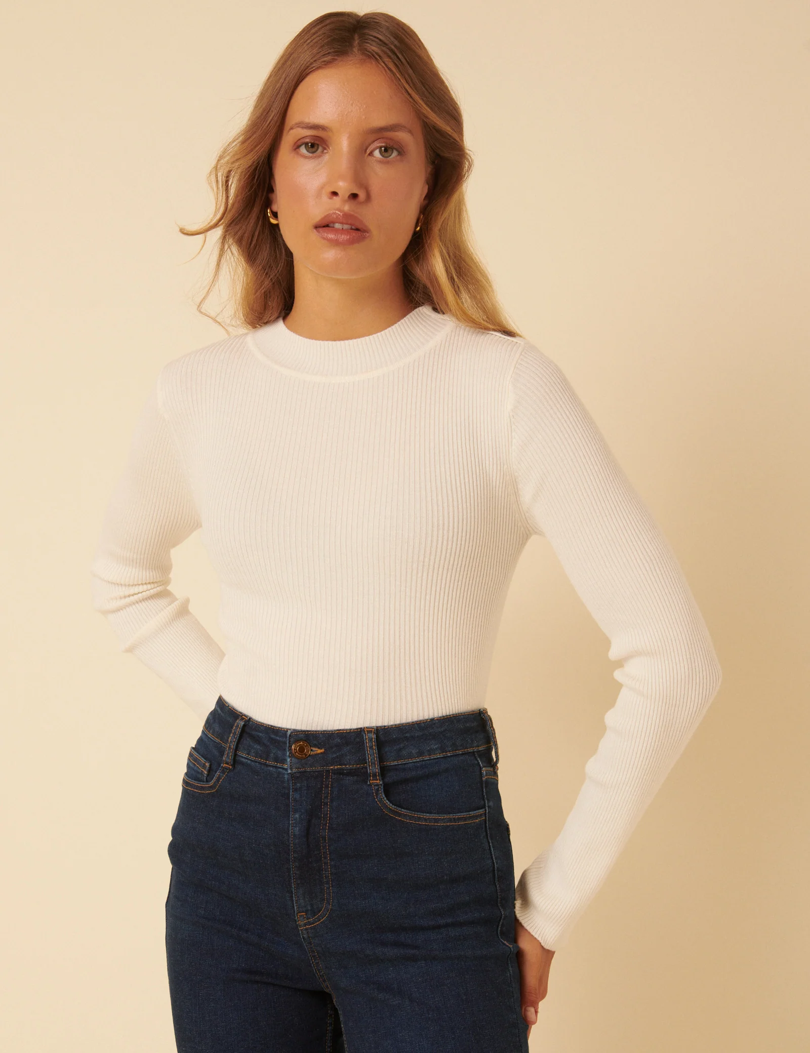 White High Neck Ribbed Knitted Top