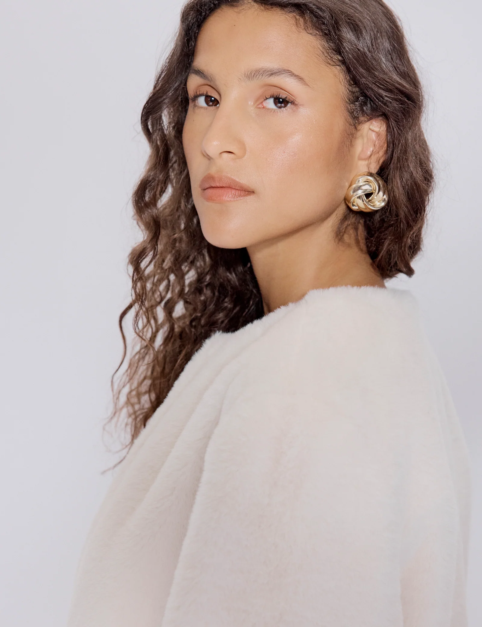 White Faux Fur Cropped Jacket - Image 3