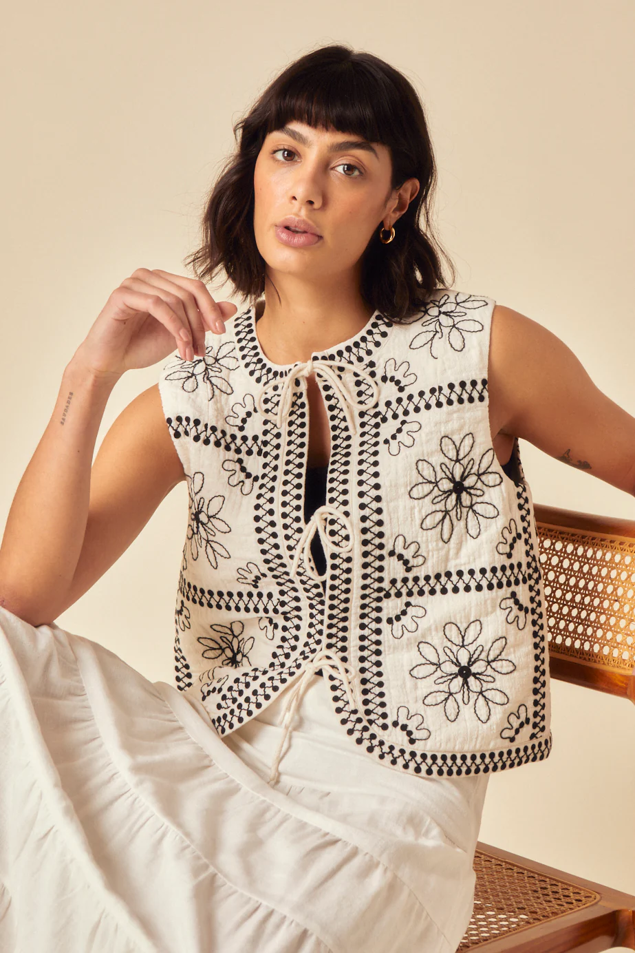 White Floral Embroidered Gilet - Image 3