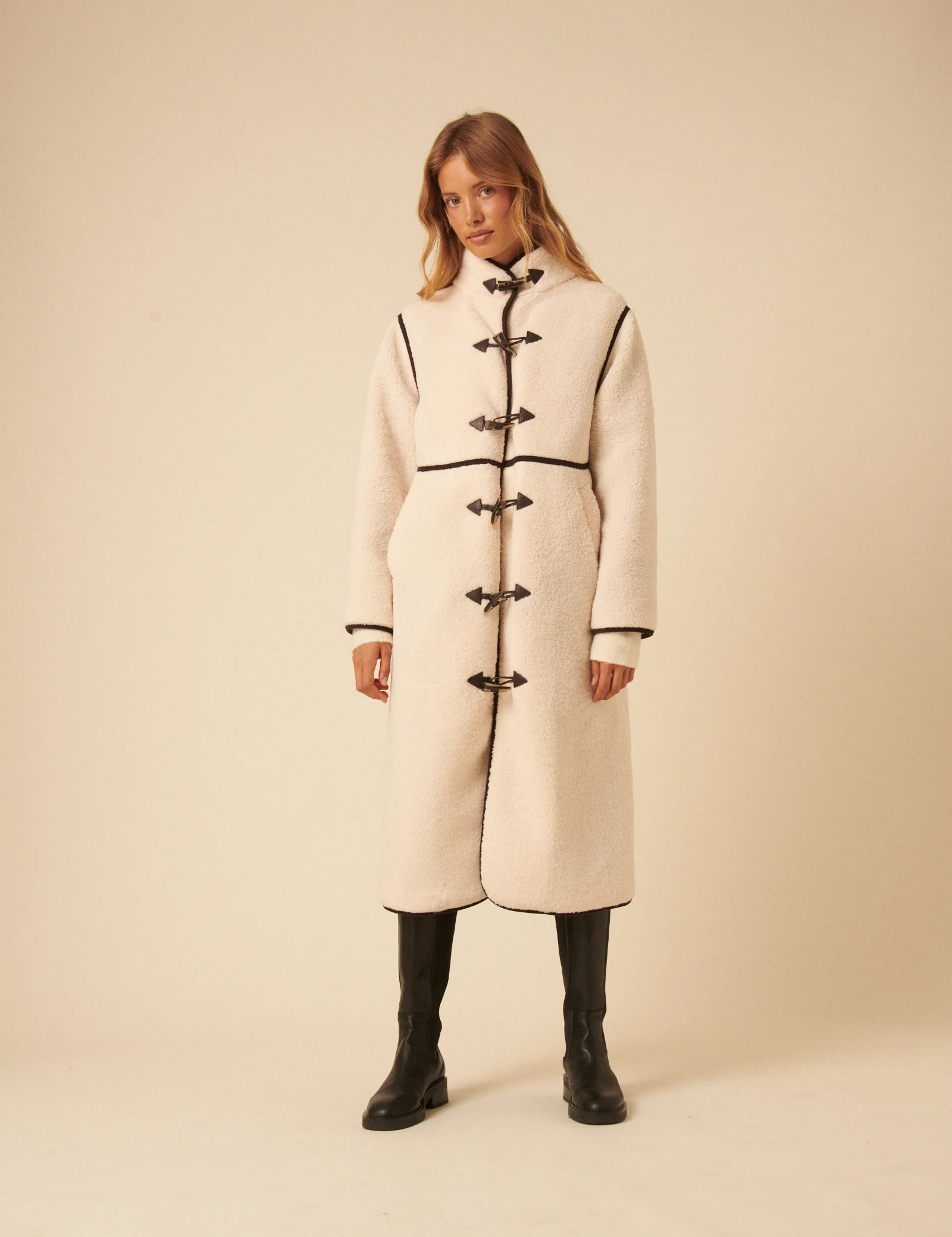 White Long Borg Duffle Coat - Image 4